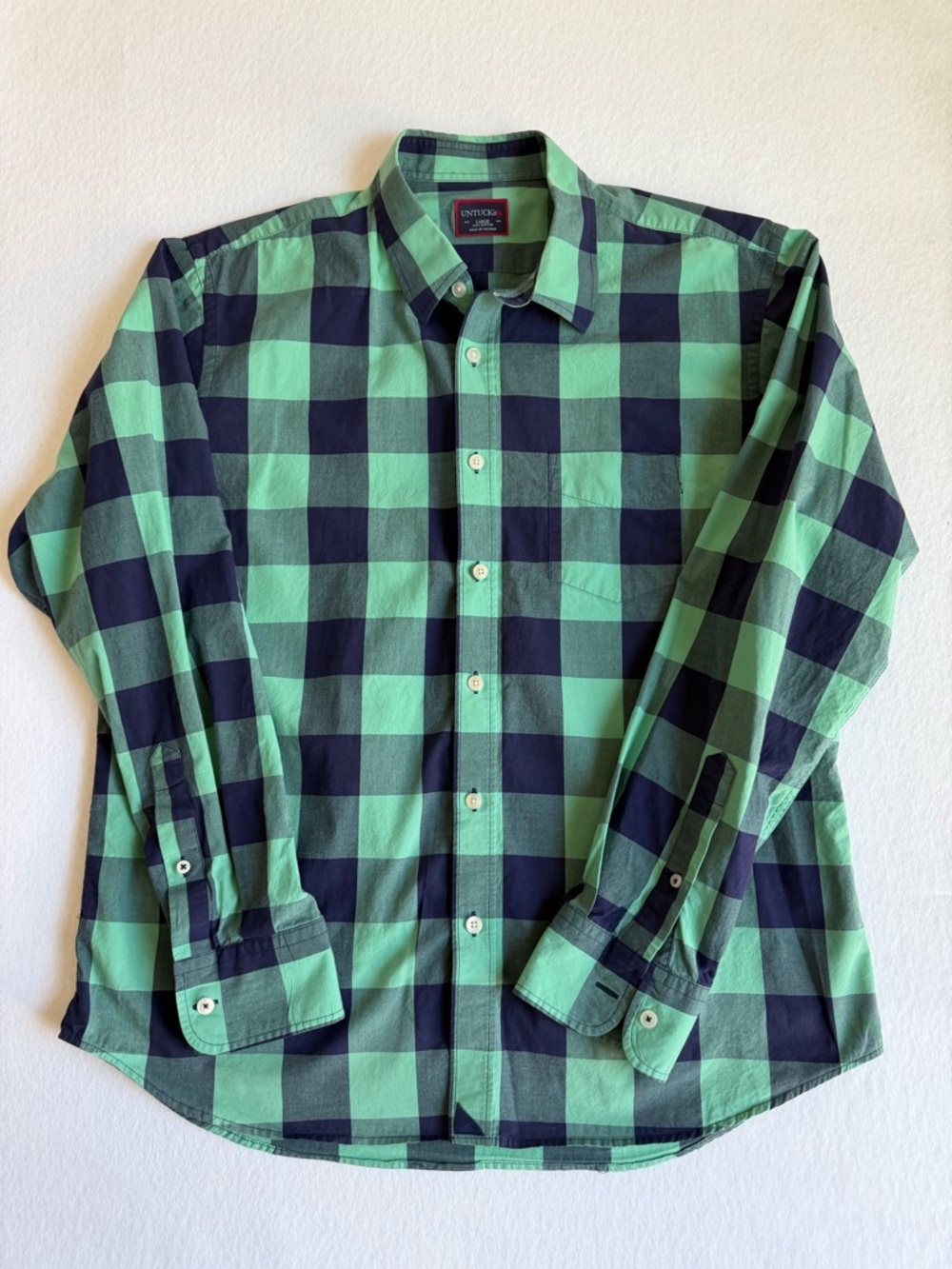 UNTUCKit Green and Navy Buffalo Plaid Button-Down Shirt Long Sleeve Father’s Day